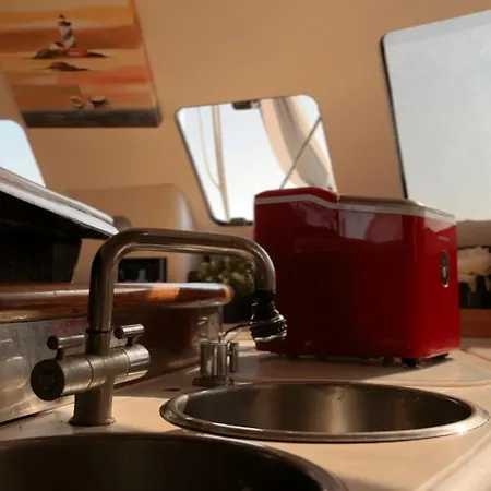 Alion Yacht 船屋 阿尔啼