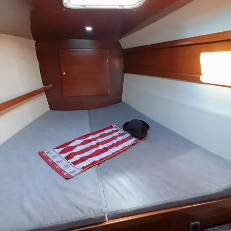 Alion Yacht 船屋 阿尔啼