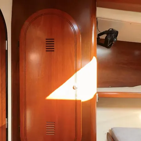 船屋 Alion Yacht 阿尔啼