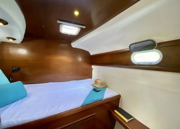 Alion Yacht Hotel en barco