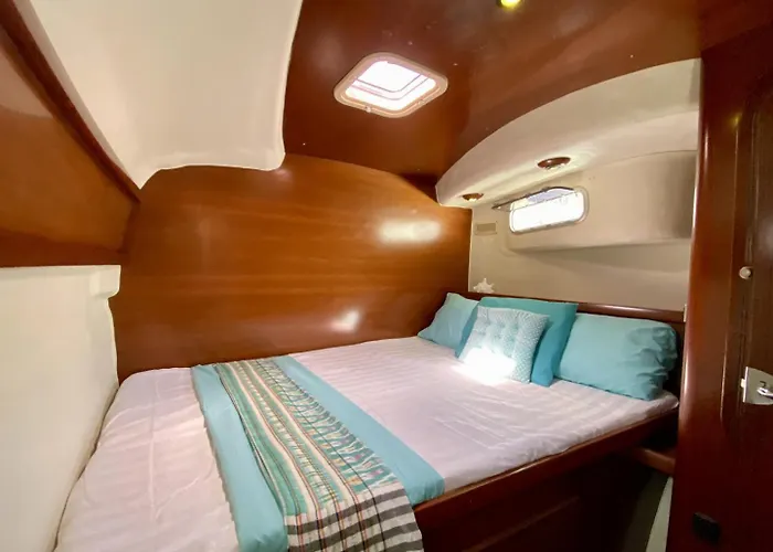 Alion Yacht Hotel en barco Altea