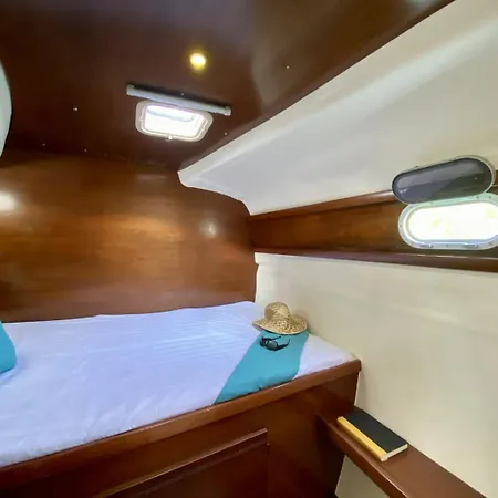 Alion Yacht Botel