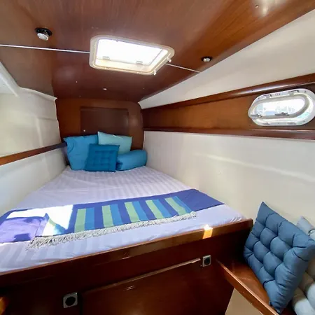 Botel Alion Yacht *